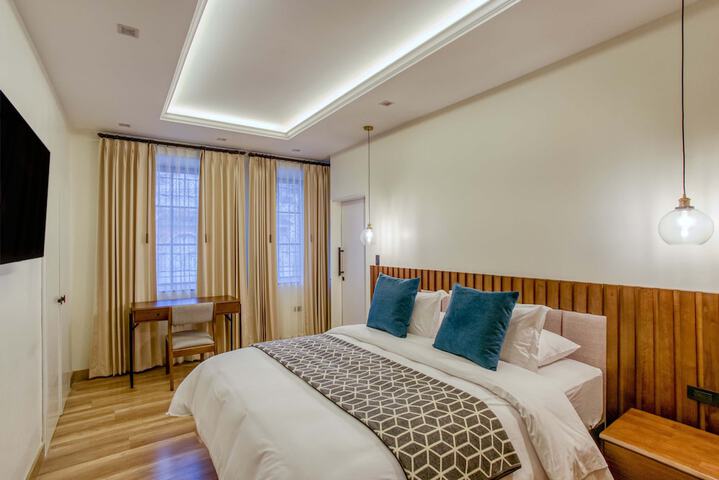 Room 26 of 38