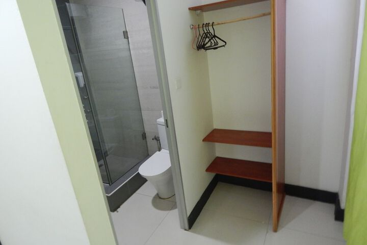 Room 11 of 46