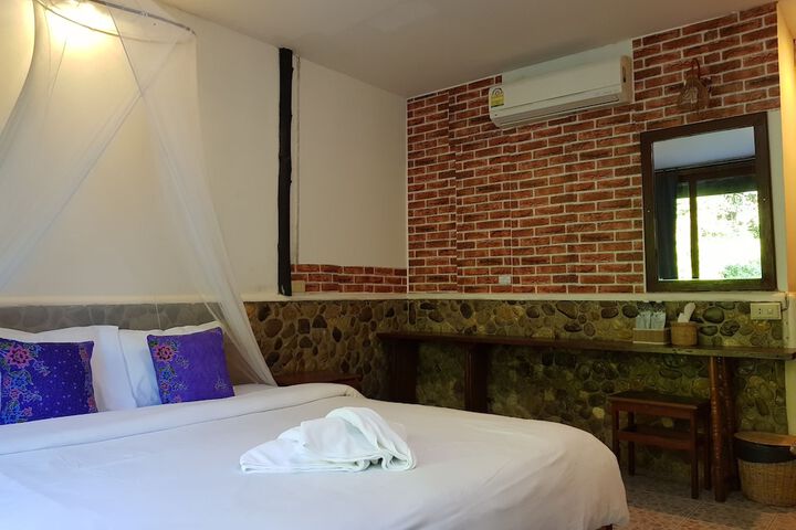 Room 46 of 104