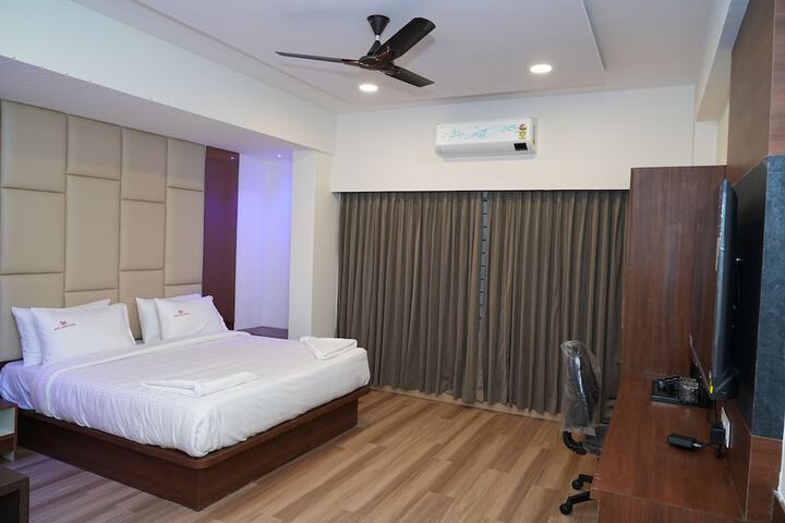 Room 33 of 67