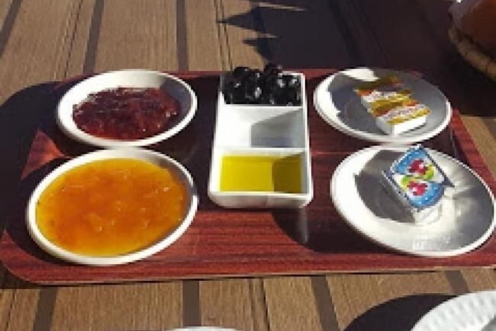 Breakfast/Coffee Service 16 of 34