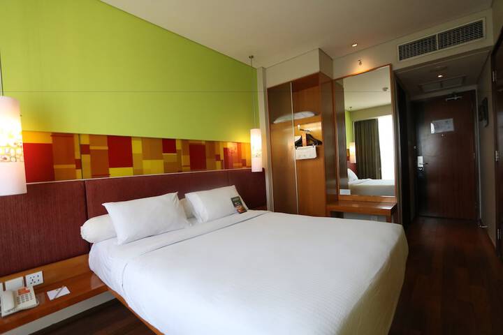Room 6 of 50