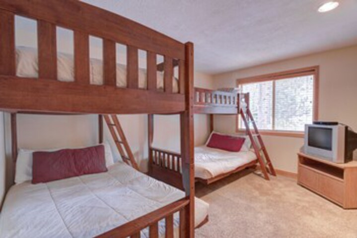 Room 34 of 41