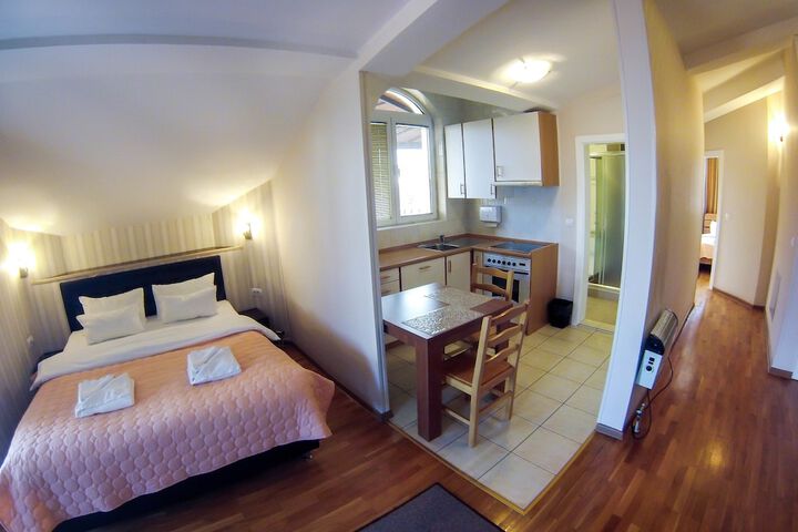 Room 34 of 64