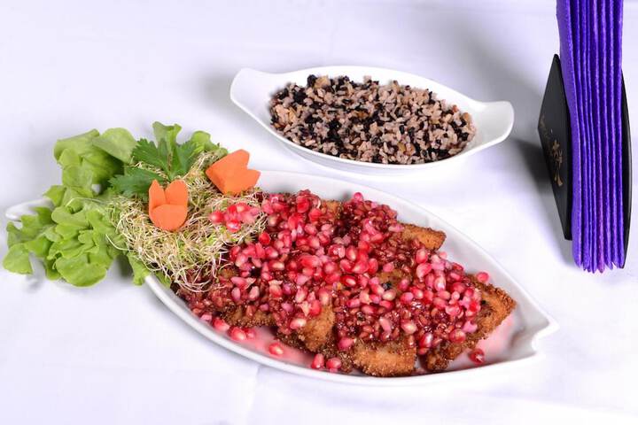 Dining 52 of 78