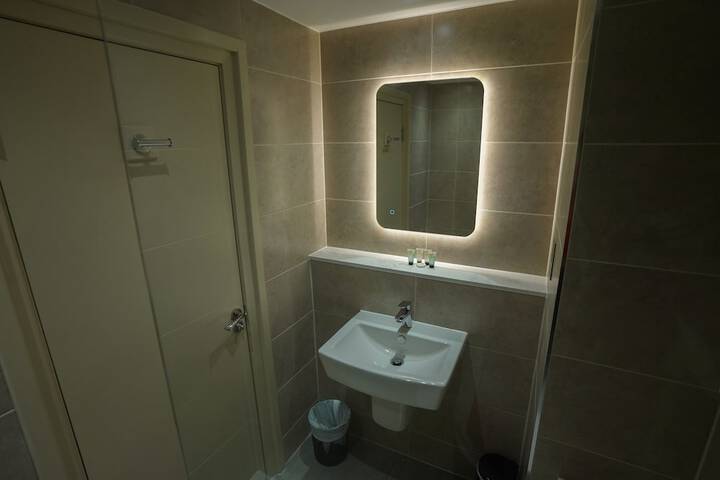 Room 87 of 295