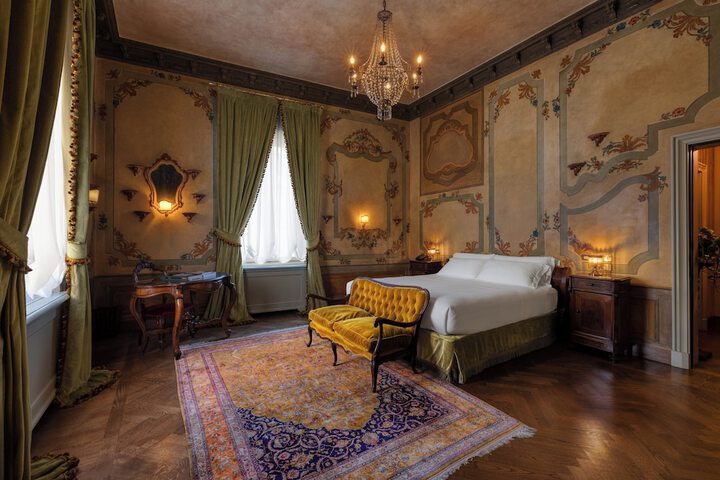 Room 74 of 181