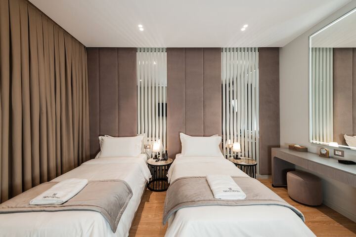 Room 42 of 115