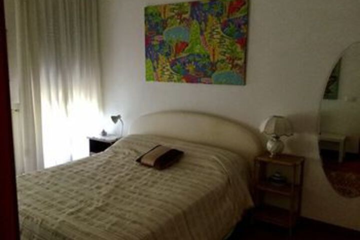 Room 6 of 26