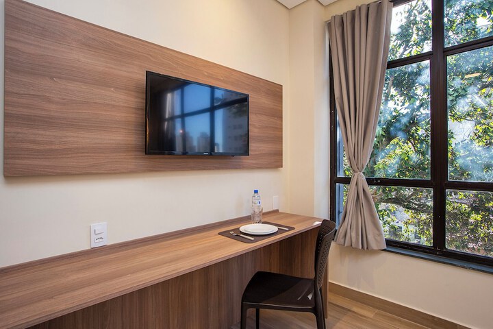 Room 27 of 40