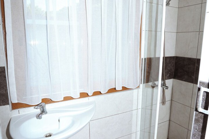Room 15 of 21
