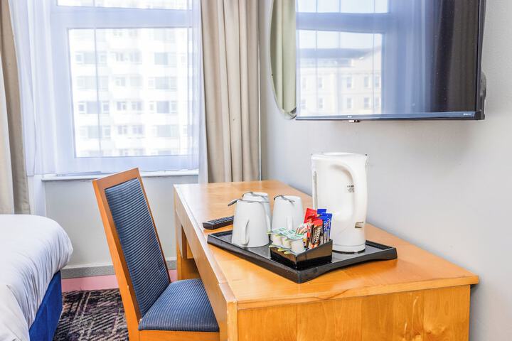 Room 17 of 74