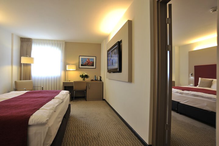 Room 5 of 45