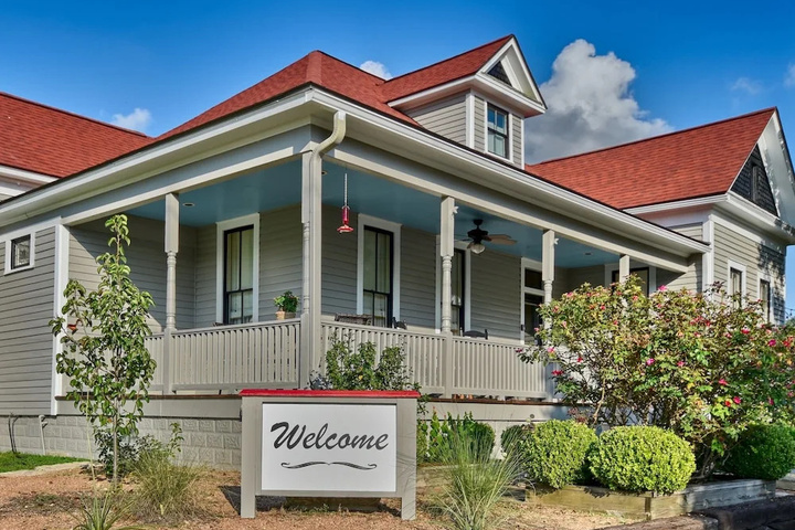 Image of Heritage Sunday House