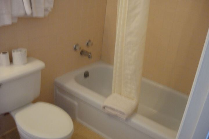 Room 17 of 27