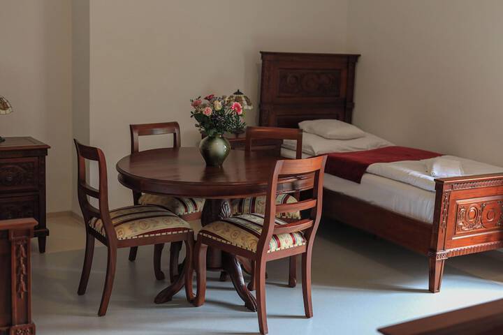 Room 11 of 29