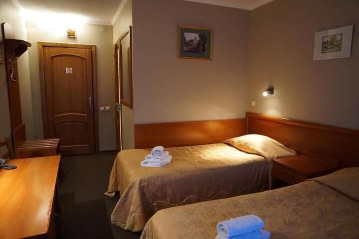 Room 17 of 60
