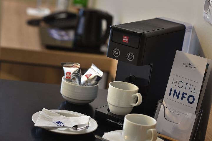 Breakfast/Coffee Service 21 of 43