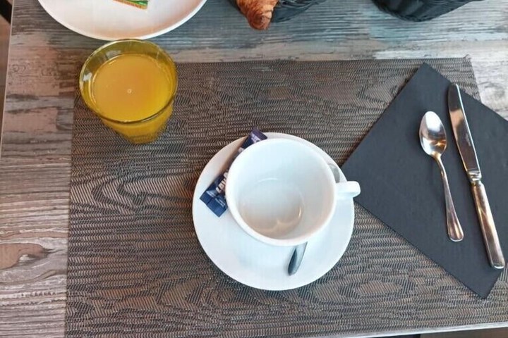 Breakfast/Coffee Service 42 of 44