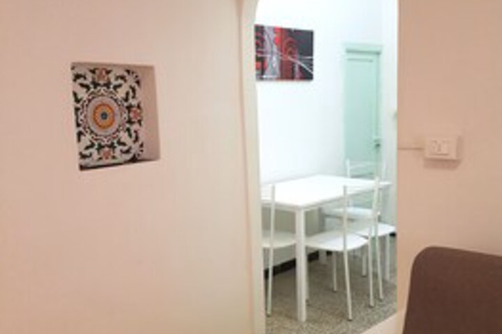 Room 4 of 11