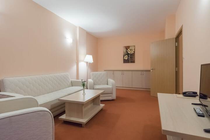 Room 19 of 48