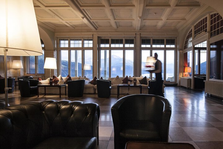 Entrance & Lobby