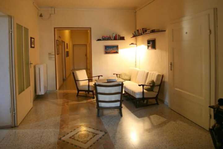 Room 7 of 18