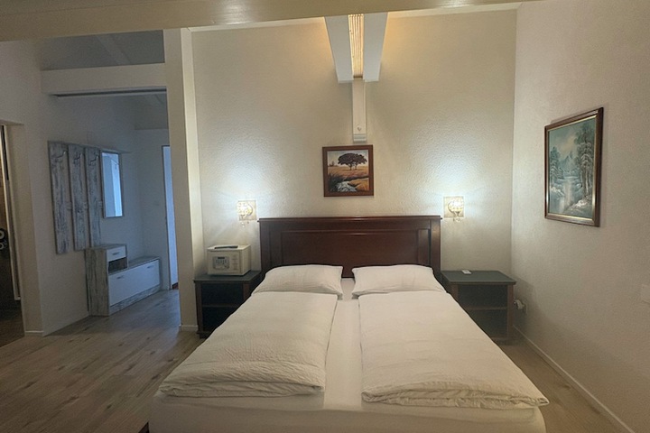Room 131 of 266