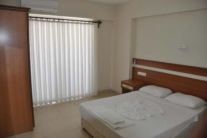 Room 4 of 42
