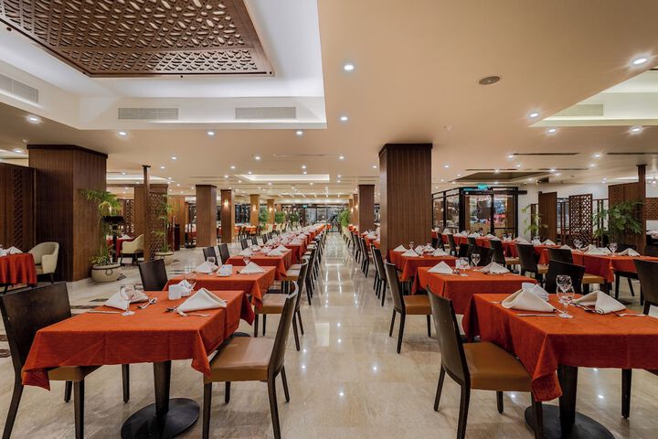 Dining 67 of 98