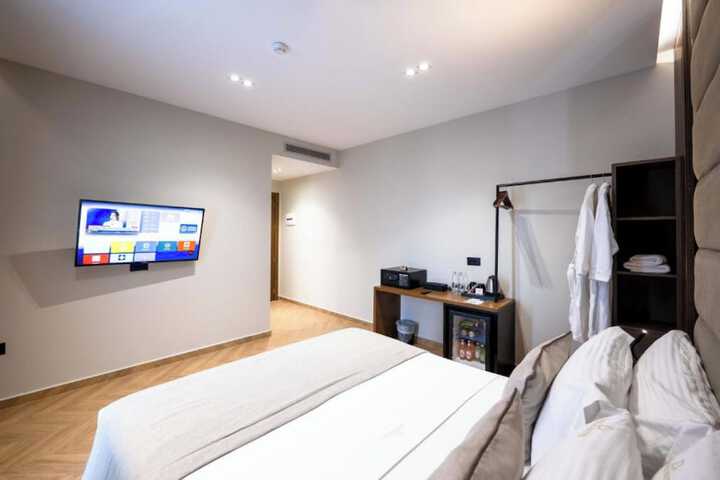 Room 82 of 265