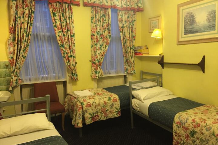 Room 22 of 60