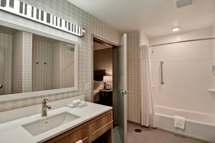 Room 20 of 38