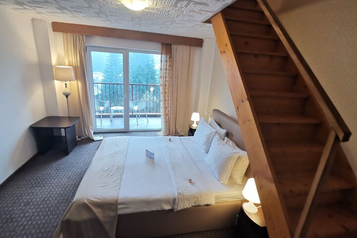 Room 10 of 41