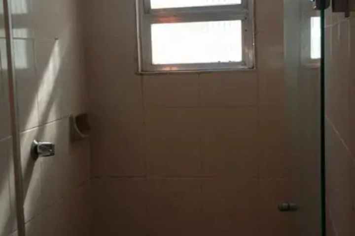 Room 8 of 19