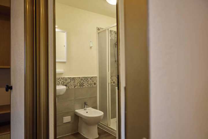 Room 32 of 190