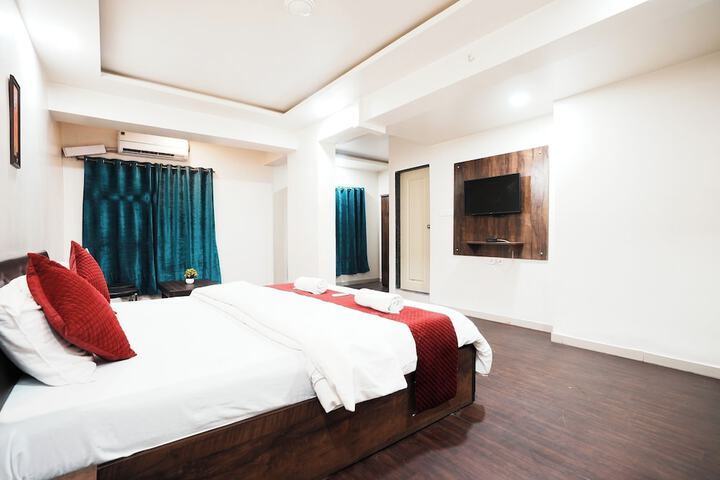 Room 17 of 32