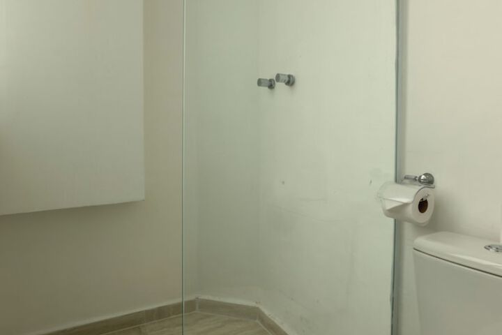 Room 5 of 27