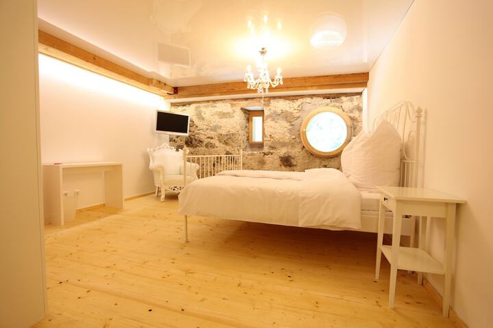 Room 21 of 70