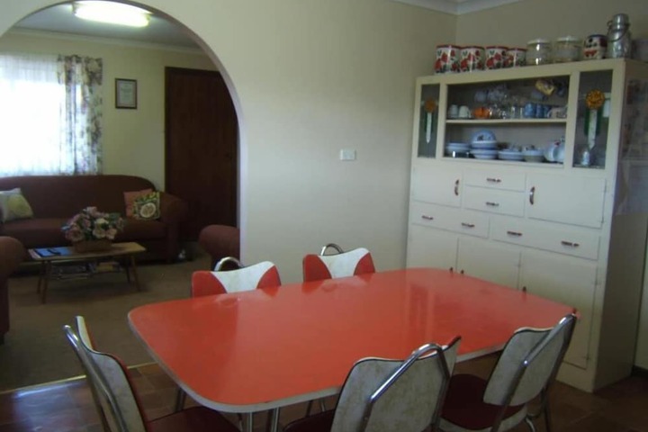 Room 11 of 16