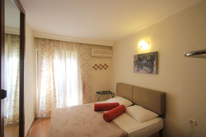 Room 3 of 63