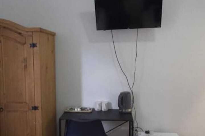 Room 50 of 117