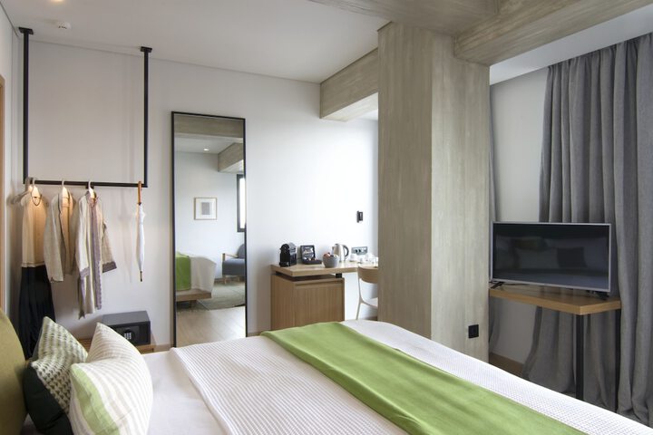 Room 7 of 52