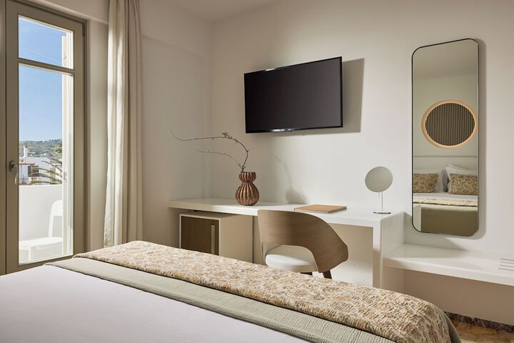 Room 15 of 116