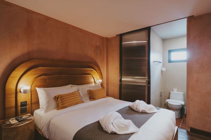 Room 41 of 68