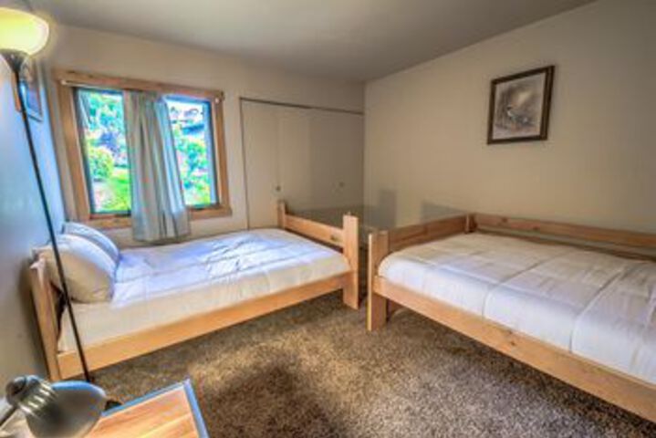 Room 35 of 98