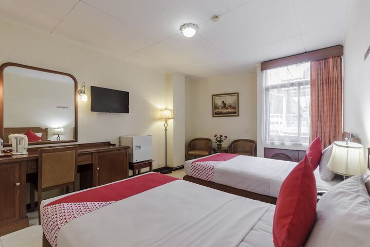 Room 32 of 43