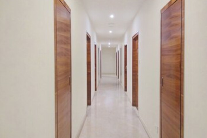 Ballroom/Hall 11 of 24