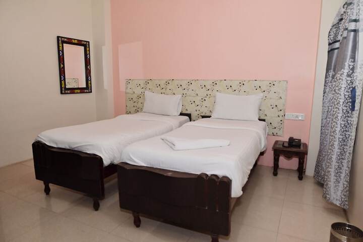Room 42 of 62