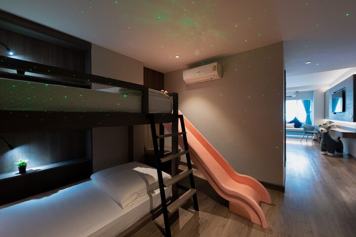 Room 38 of 136